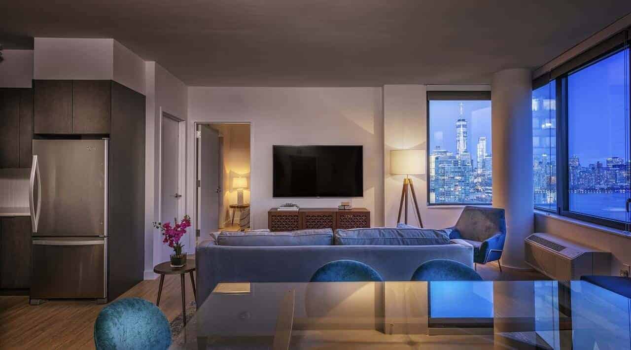 New York Deedee's Sky Rise Apartments at Newport II